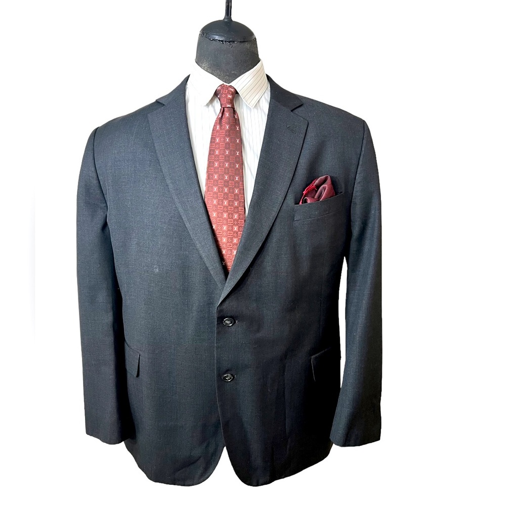 Men's Gray Two-Button Classic Suit Jacket